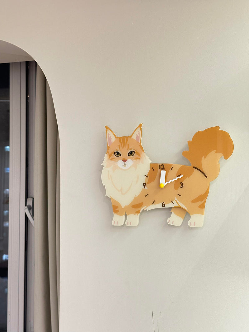 Maine Coon Cat Wall Clock with Swinging Paw