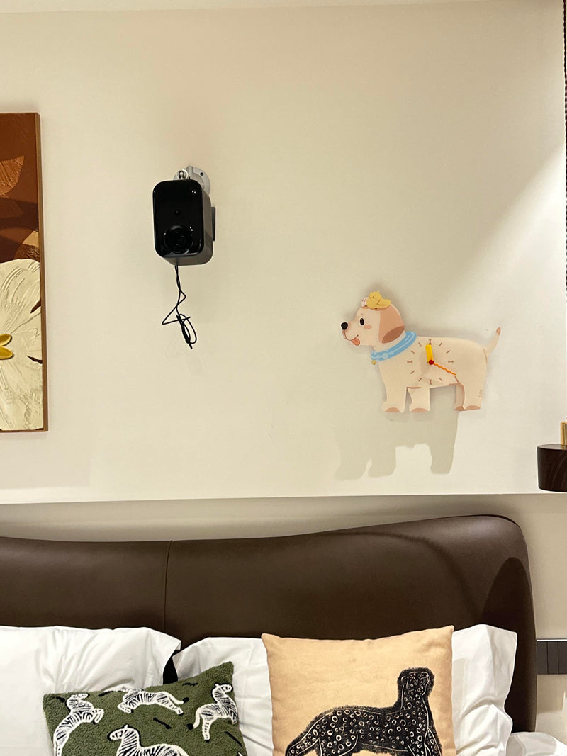 Labrador Retriever Wall Clock with Swinging Paw